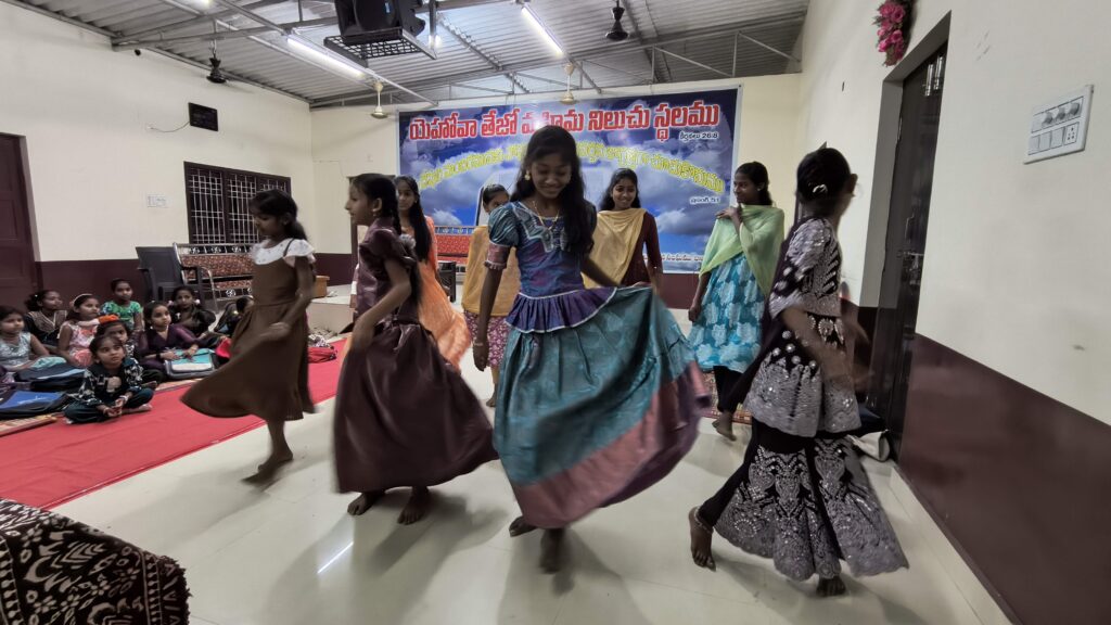 Besuch im Bildungszentrum Rajavaram