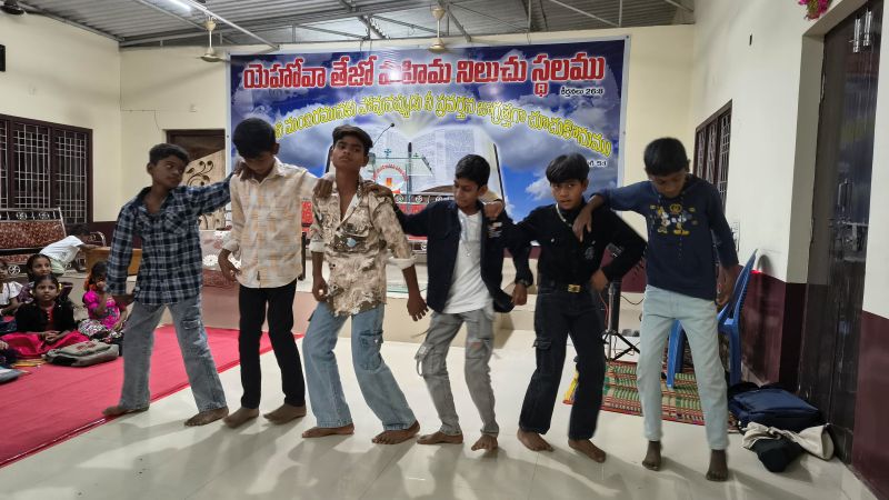 Besuch im Bildungszentrum Rajavaram