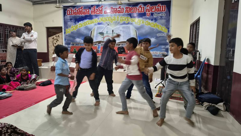 Besuch im Bildungszentrum Rajavaram